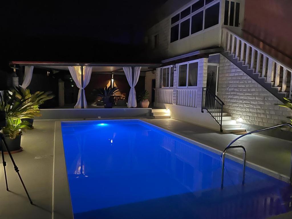 Villa Nana With Pool Kaštela Exterior foto